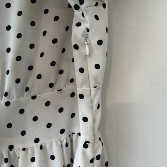 Dot Pattern Long-sleeved Dress - Picture 8 of 12